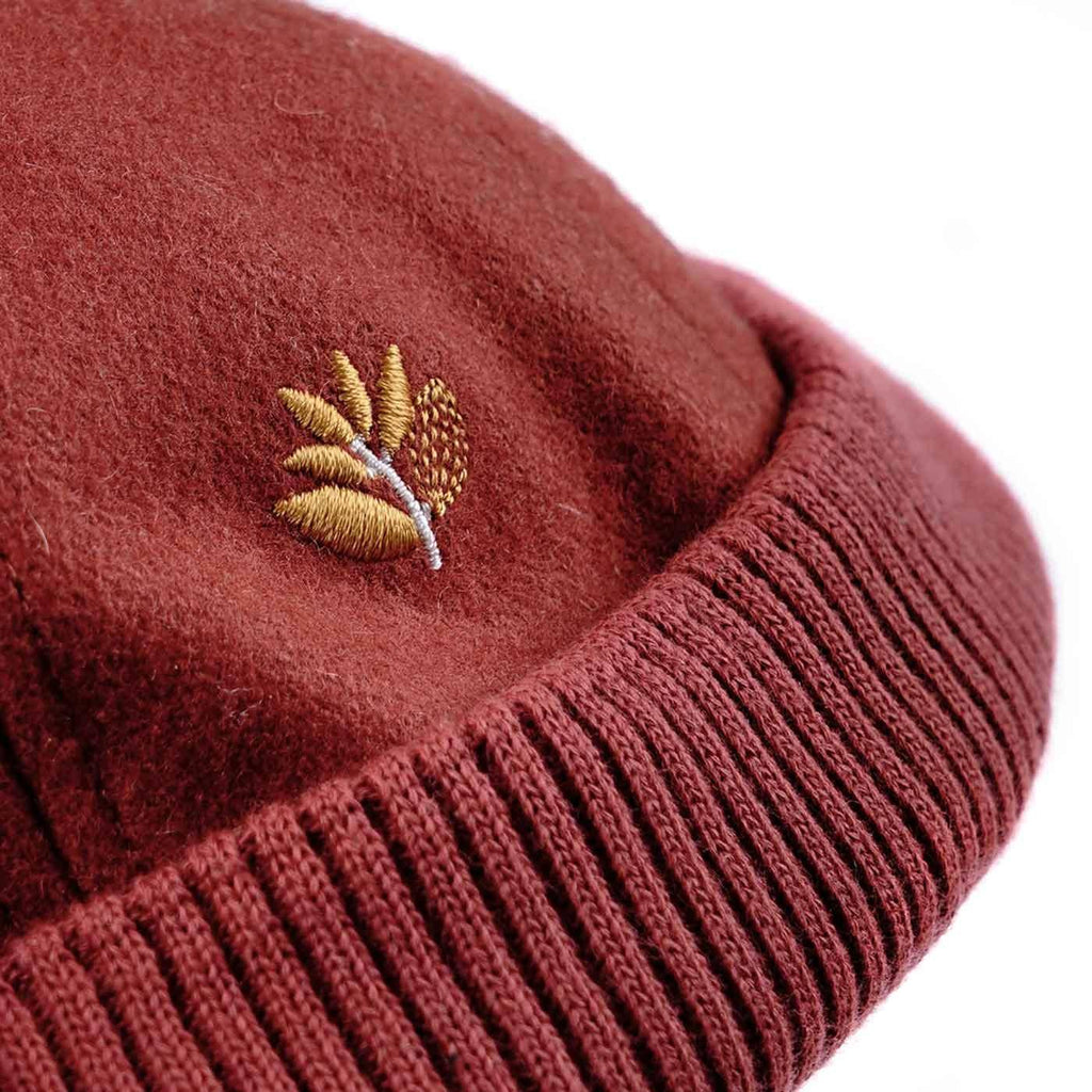 Magenta Sail Beanie Auburn  Magenta   